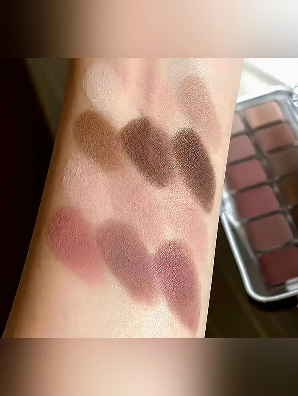 Neutral Matte Eyeshadow Palette High Pigment 12 Colors w/ Shadow Blending Brush